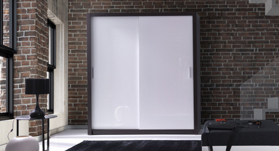 Je šatní skříň dítěte kusem nábytku pro další nadcházející roky?